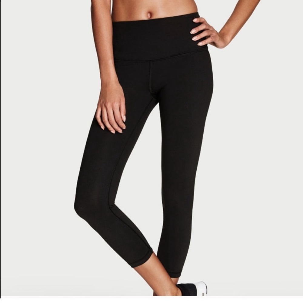 Knockout By Victoria’s Secret Capri ✨✨ Black